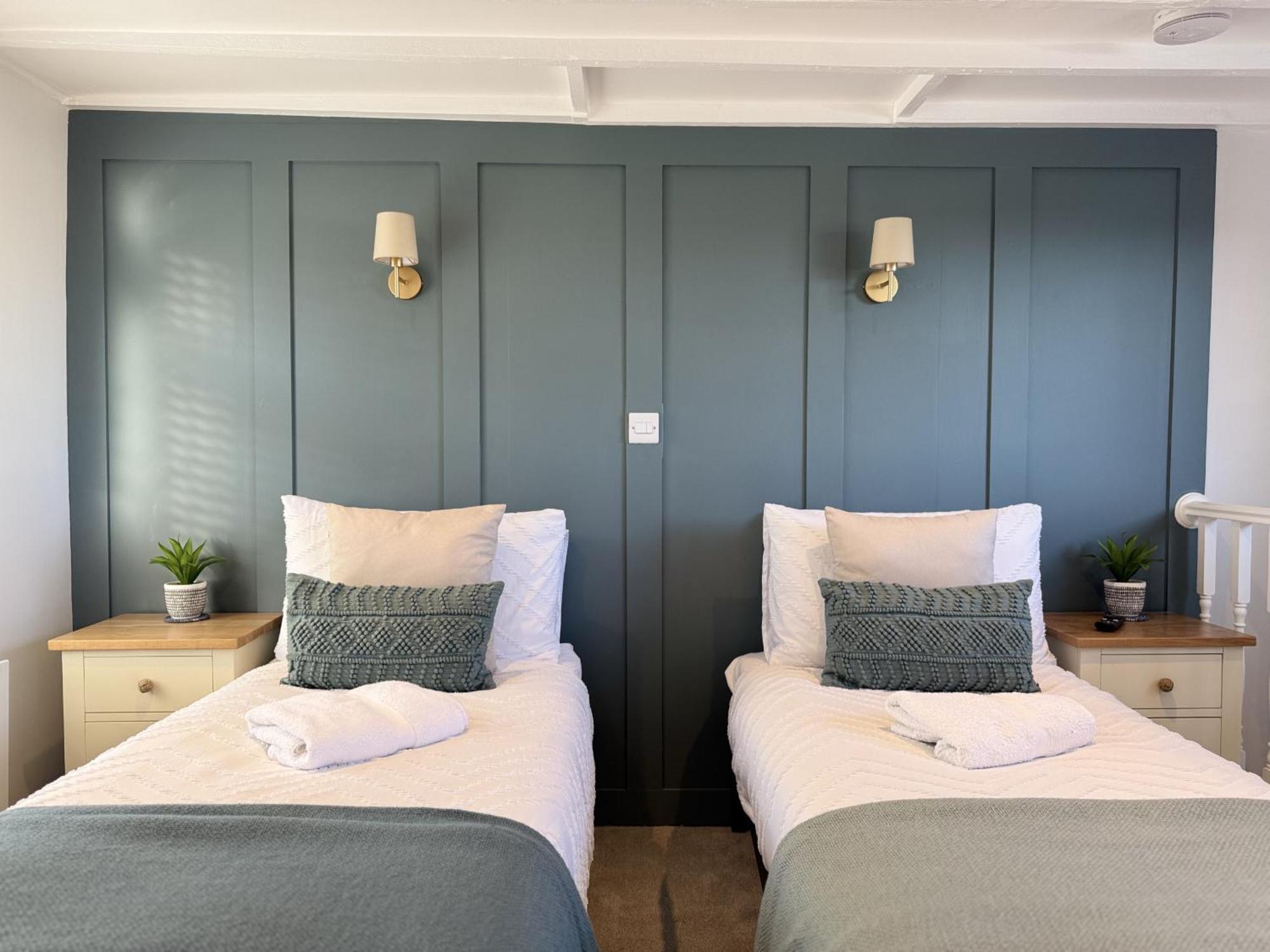 הוילה קאוז Driftwood House - Luxury Dog-Friendly Townhouse In Cowes, Steps From Marina מראה חיצוני תמונה