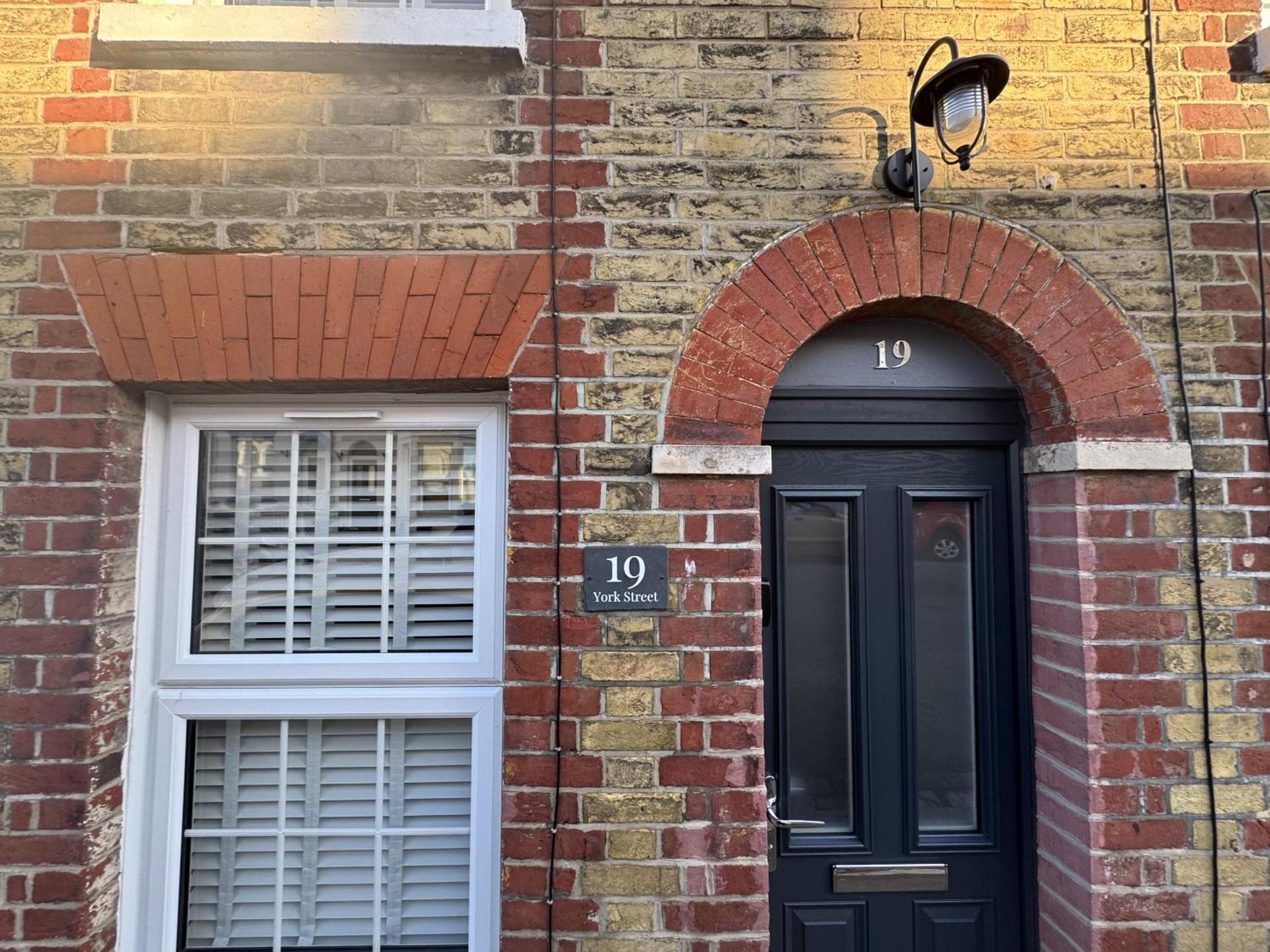 הוילה Driftwood House - Luxury Dog-Friendly Townhouse In Cowes, Steps From Marina מראה חיצוני תמונה