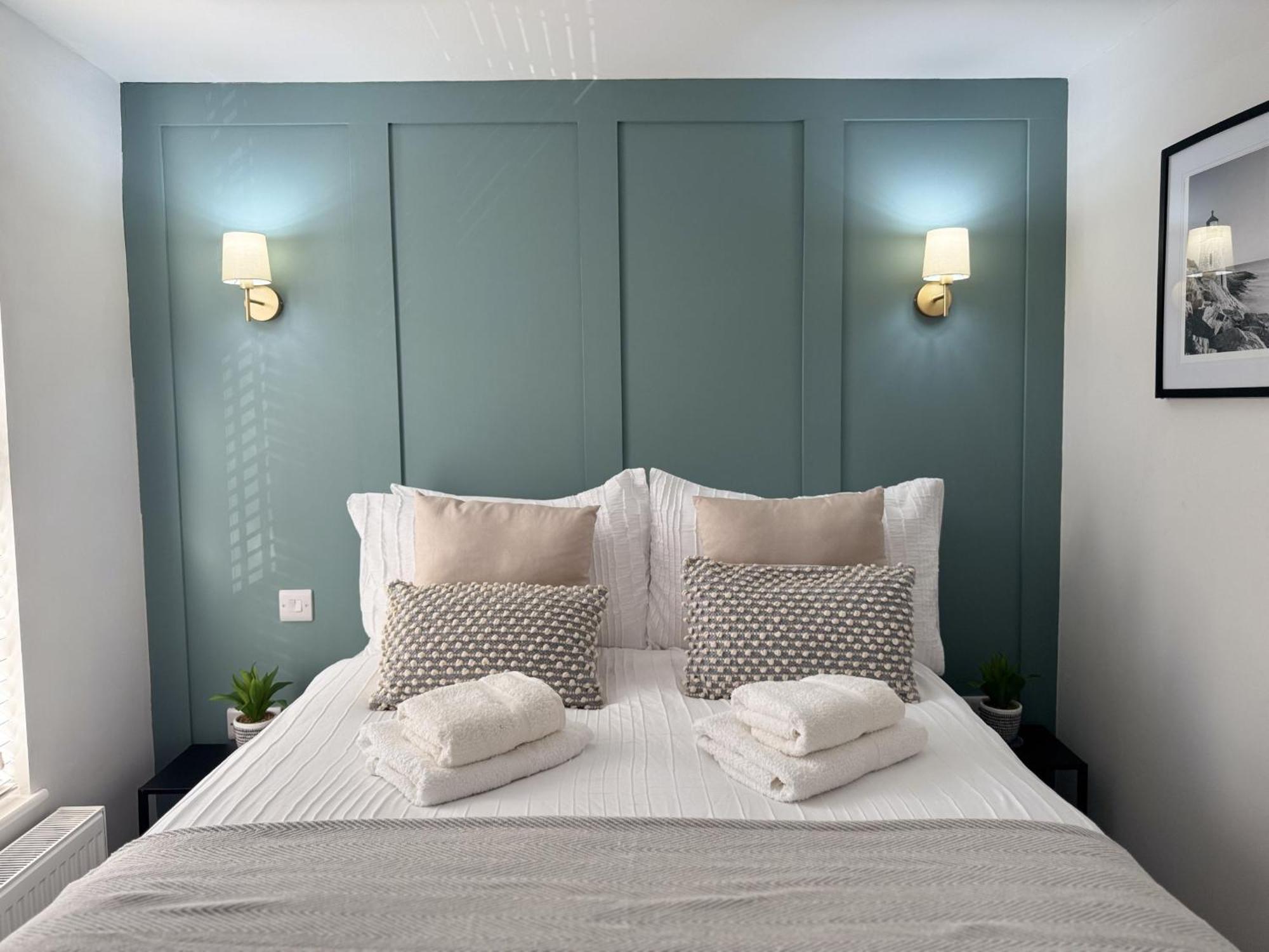 הוילה קאוז Driftwood House - Luxury Dog-Friendly Townhouse In Cowes, Steps From Marina מראה חיצוני תמונה