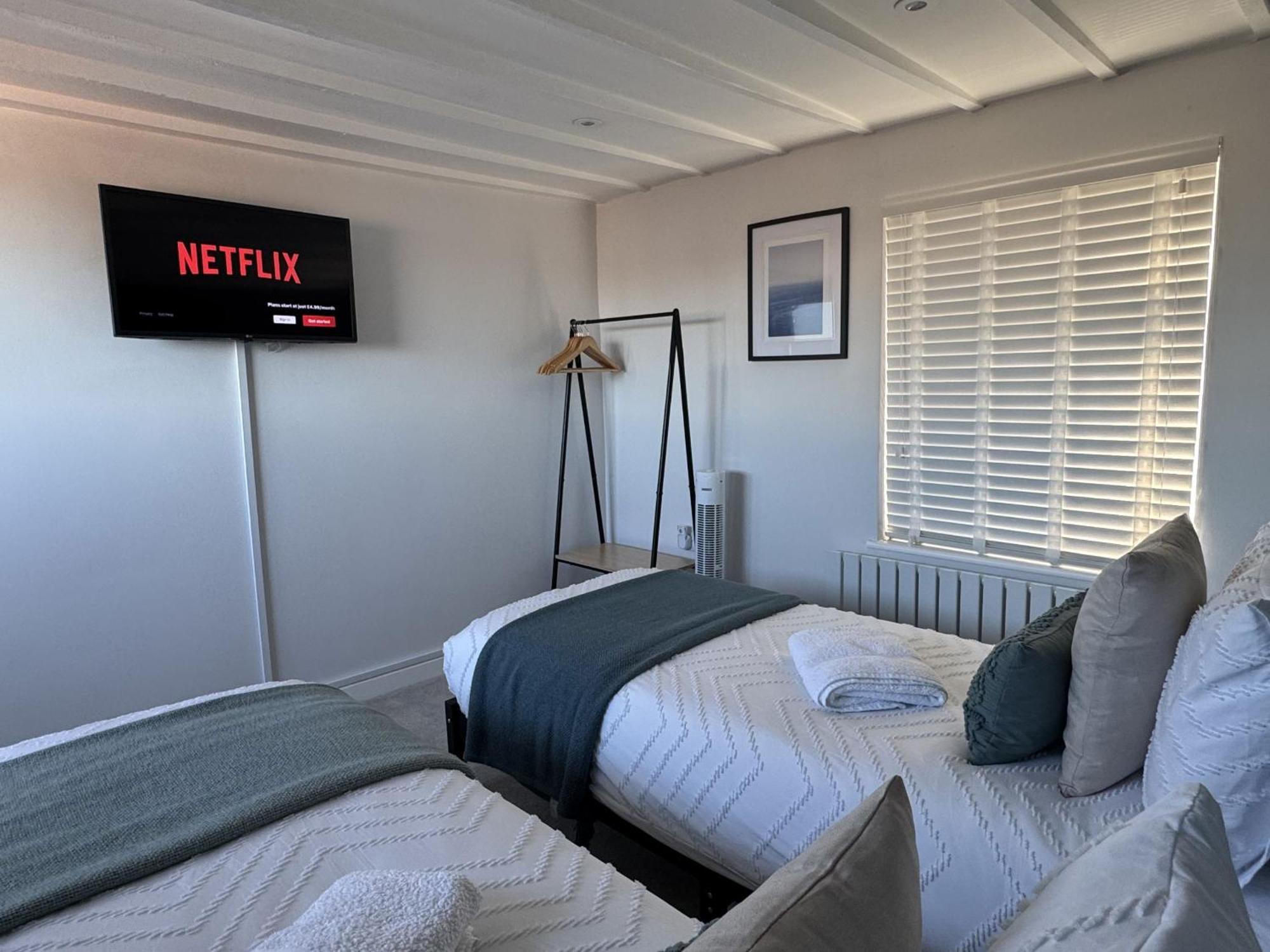 הוילה Driftwood House - Luxury Dog-Friendly Townhouse In Cowes, Steps From Marina מראה חיצוני תמונה